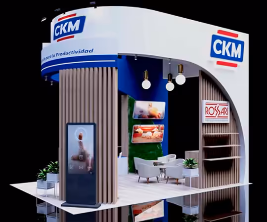 Stand de feria con la marca CKM y Rossari, mobiliario moderno, una pantalla táctil y grandes imágenes de productos en las paredes.